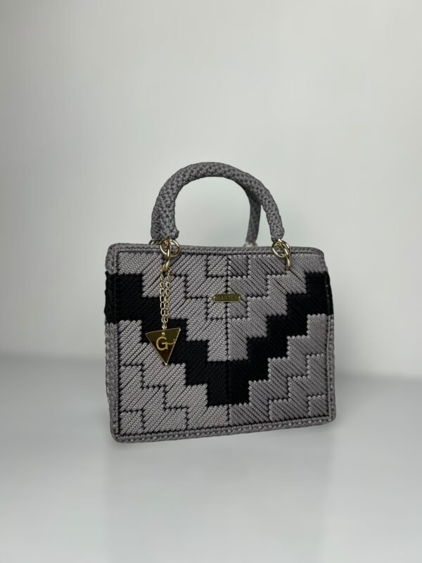 Adom Medium bag (2 colours)