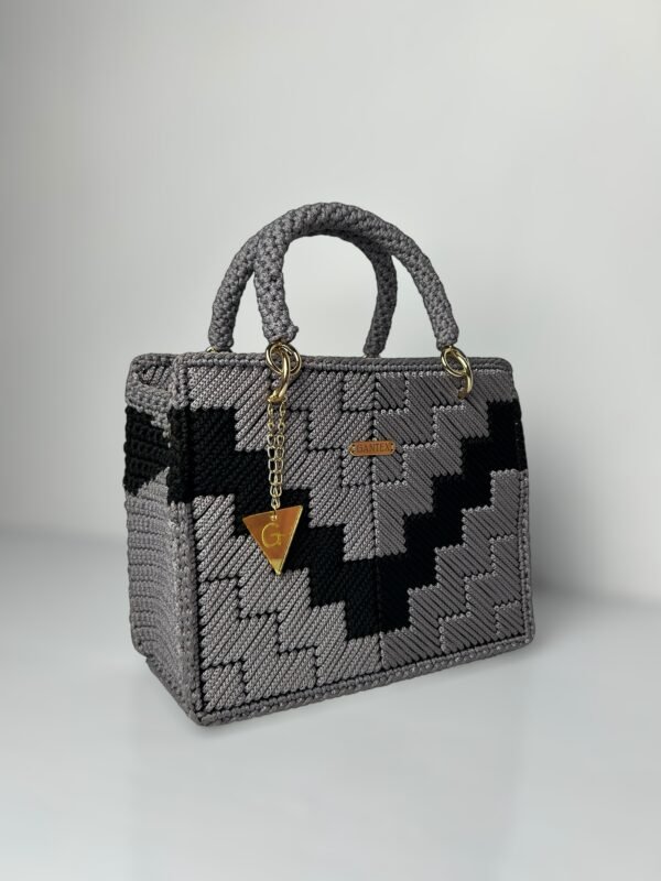 Adom Medium bag (2 colours)