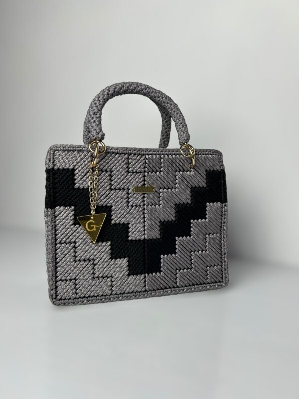 Adom Medium bag (2 colours)